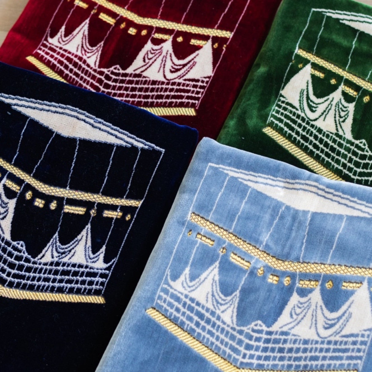 Premium Prayer Mat with Kaaba Motif (80 X 120cm)