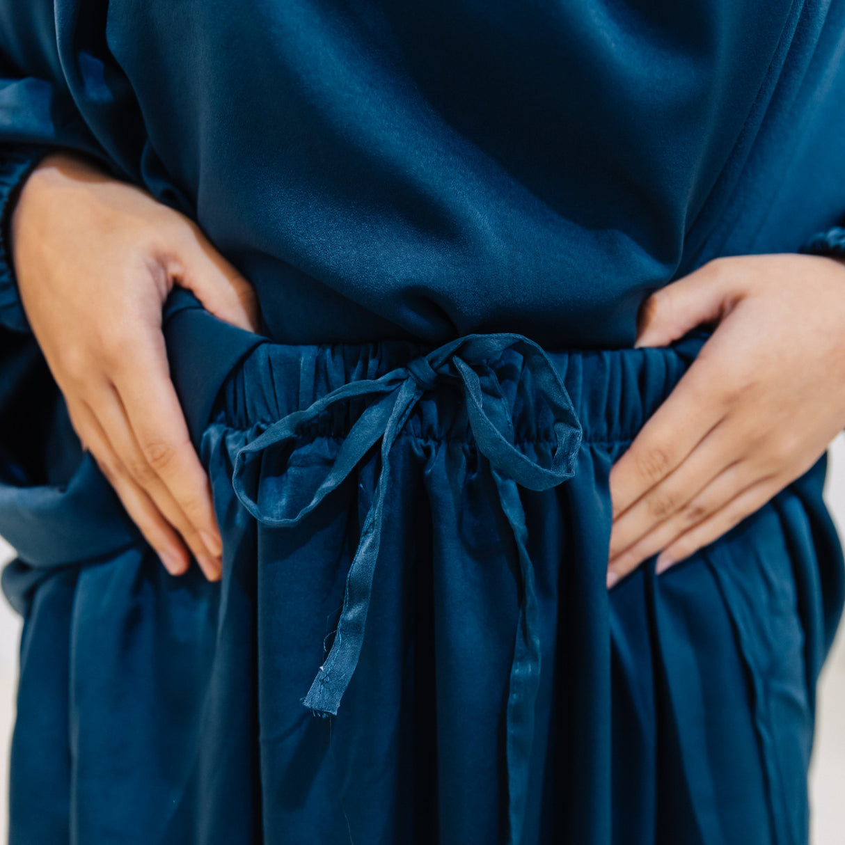 French Jilbab Two Piece with Elastic Cuff NAVY