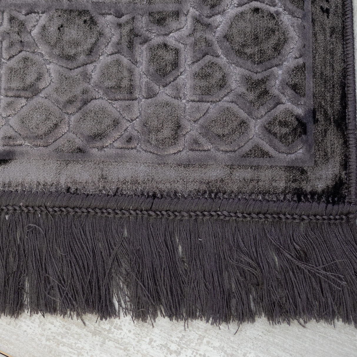 Luxurious Prayer Mat Mihrab (70 X 115cm)