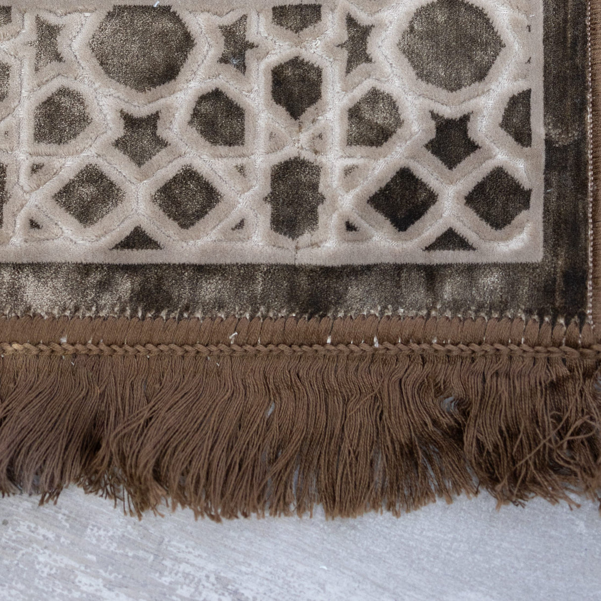 Luxurious Prayer Mat Mihrab (70 X 115cm)