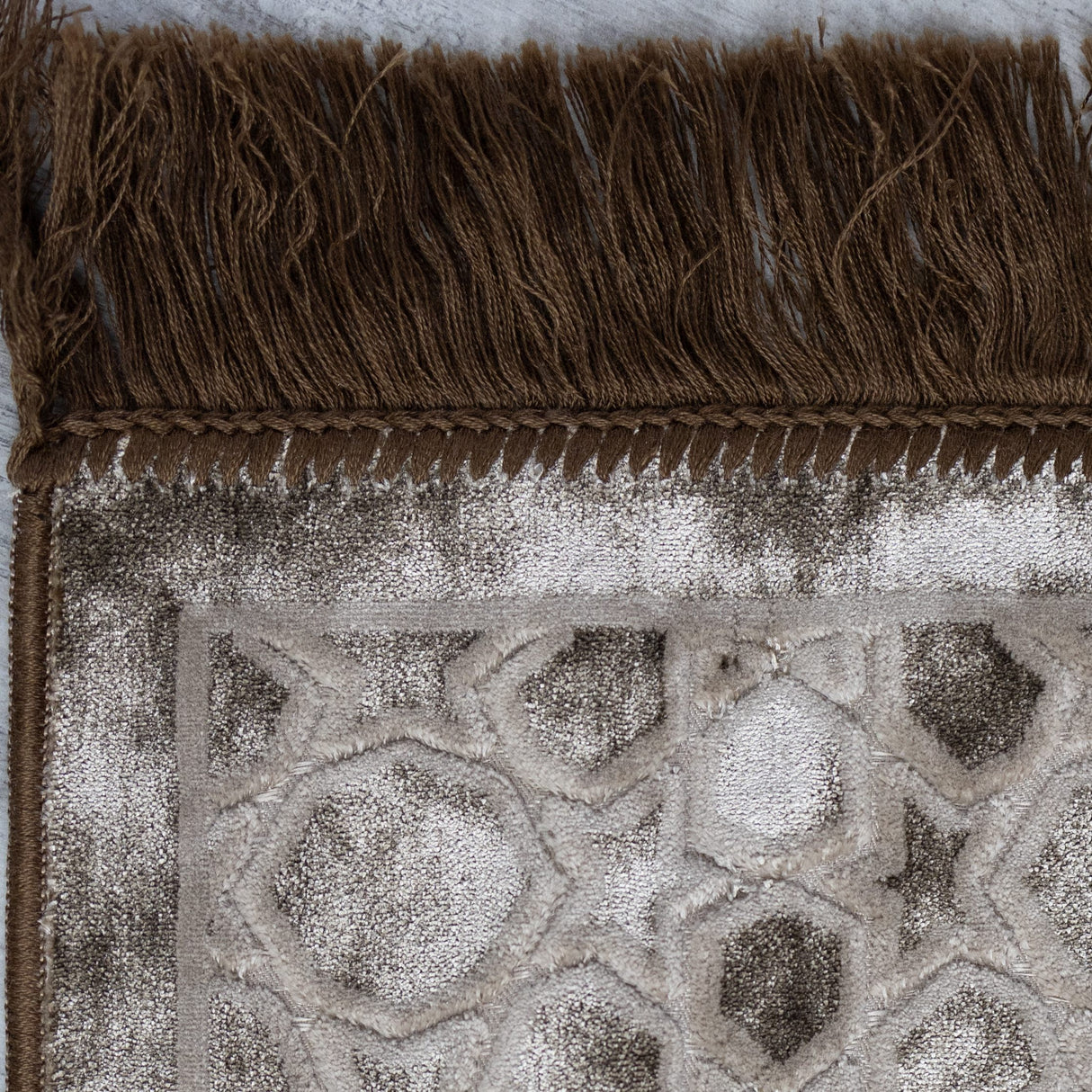 Luxurious Prayer Mat Mihrab (70 X 115cm)