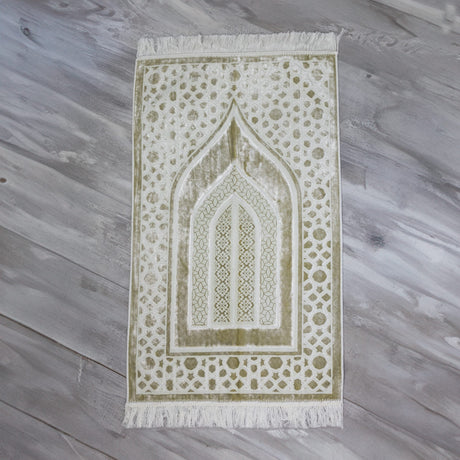 Luxurious Prayer Mat Mihrab (70 X 115cm)