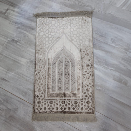 Luxurious Prayer Mat Mihrab (70 X 115cm)