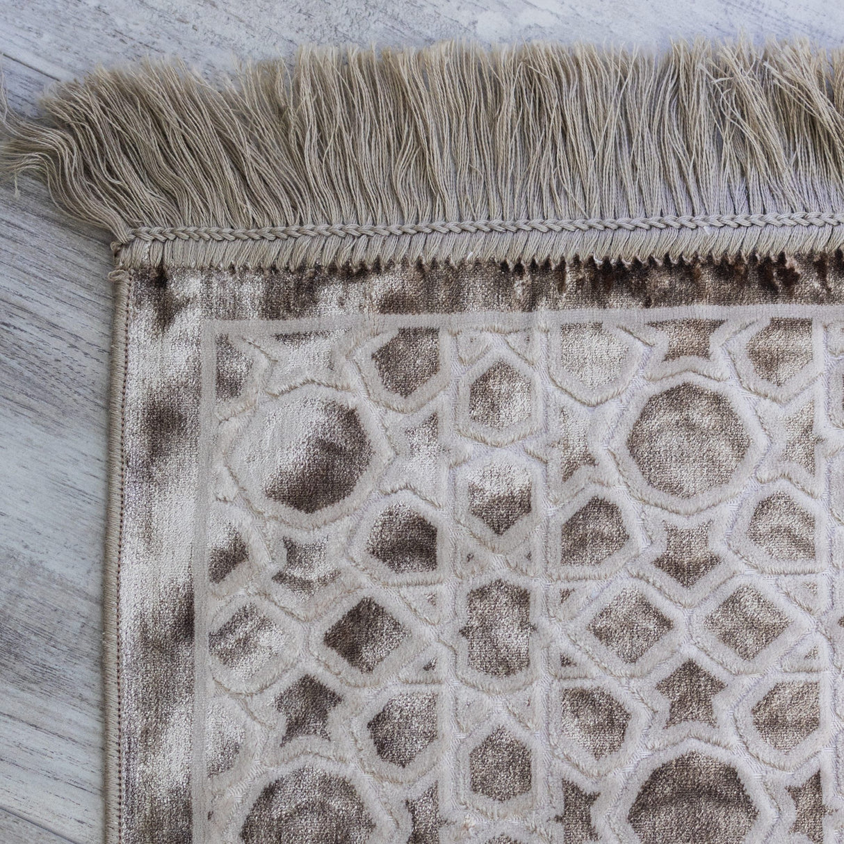 Luxurious Prayer Mat Mihrab (70 X 115cm)