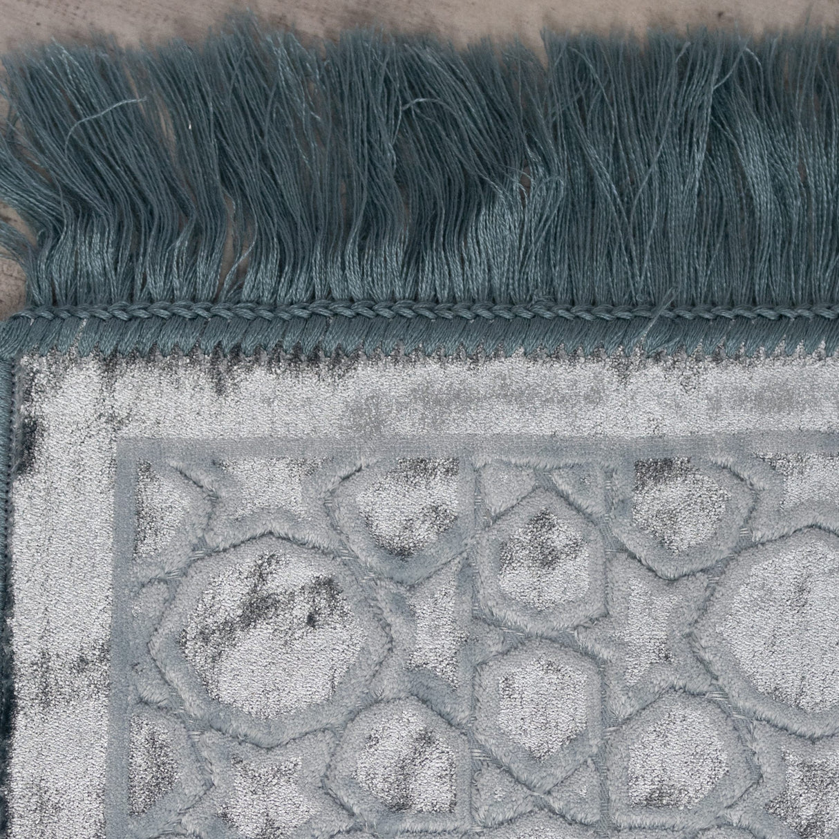 Luxurious Prayer Mat Mihrab (70 X 115cm)