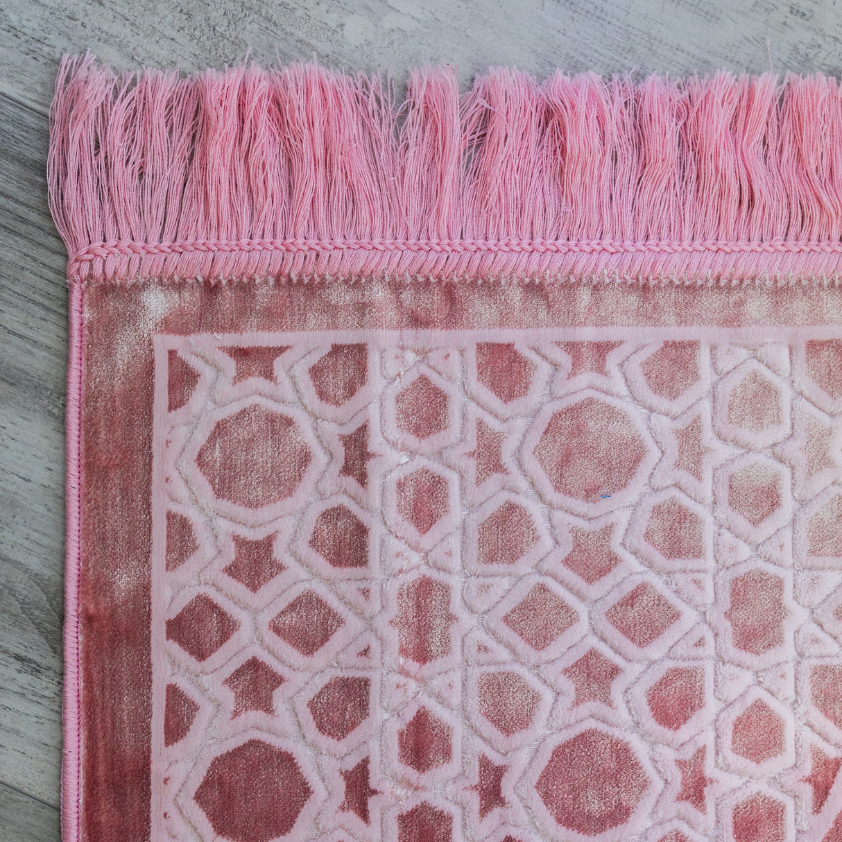 Luxurious Prayer Mat Mihrab (70 X 115cm)