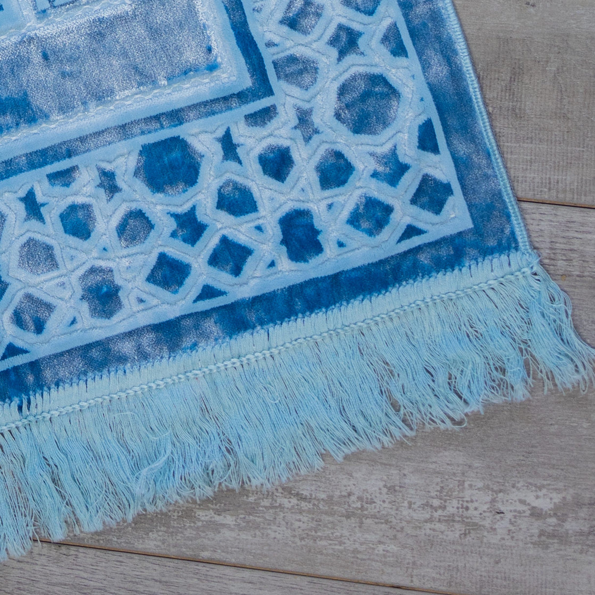 Luxurious Prayer Mat Mihrab (70 X 115cm)