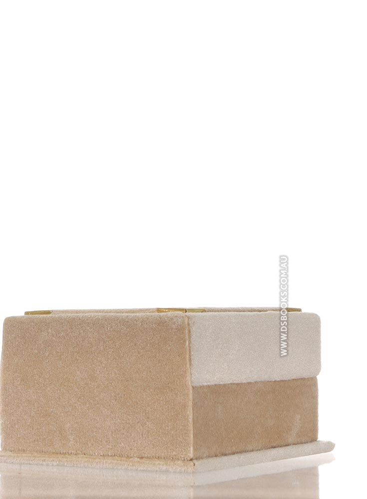 Cream Qur'an Velvet Gift Box