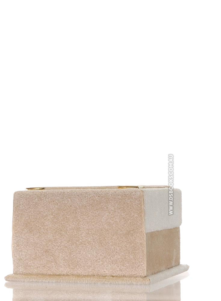 Cream Qur'an Velvet Gift Box
