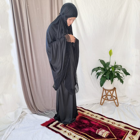 Elegant Prayer Clothes for Women with Lace