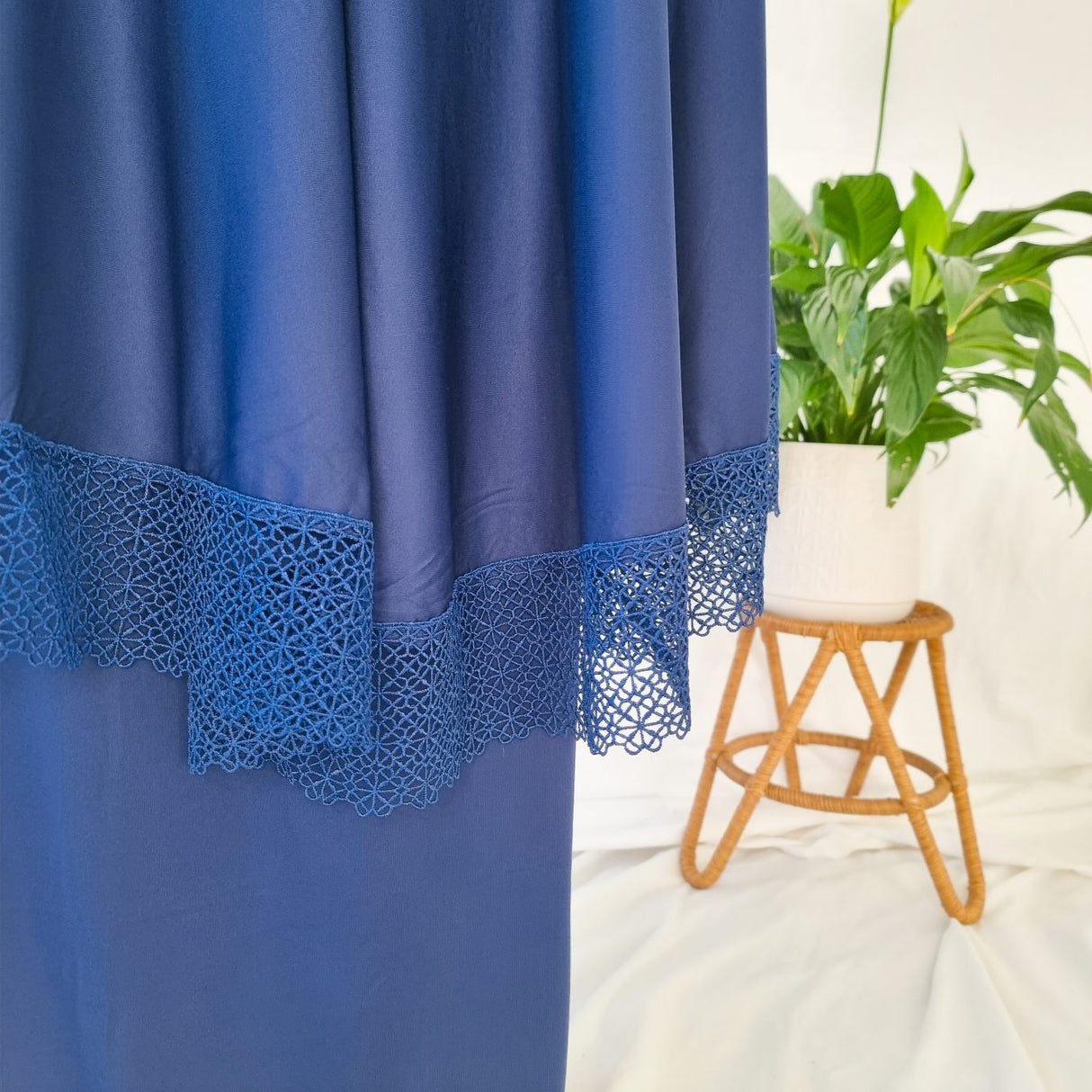 Elegant Prayer Clothes for Women with Lace - Navy Blue