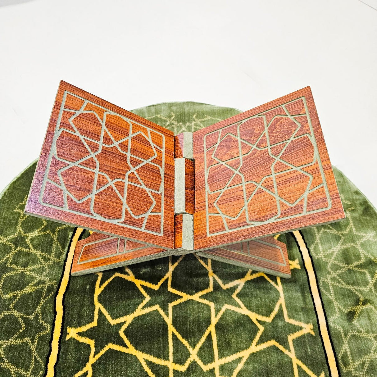 Premium Engrained Quran Rehal