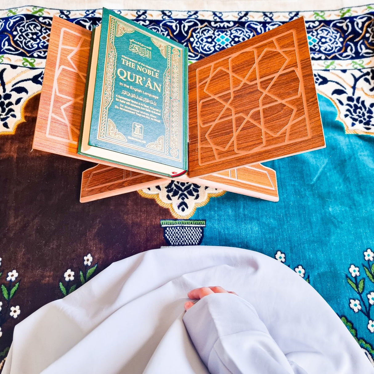 Premium Engrained Quran Rehal