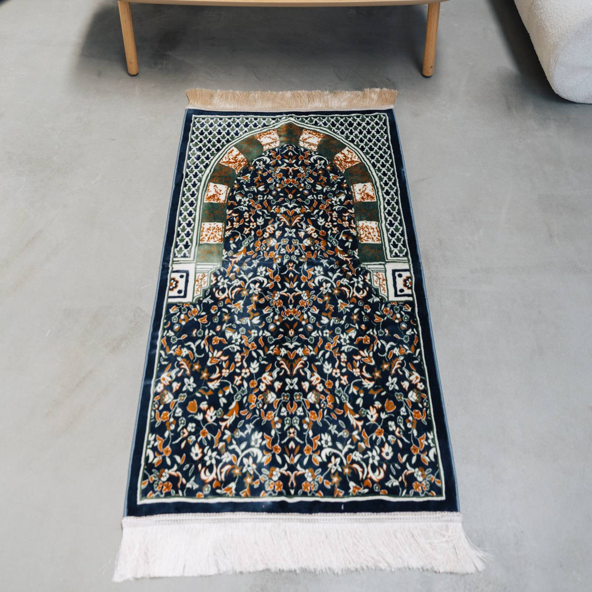 Ultra Plush Prayer Mat Mihrab (114 X 64cm)