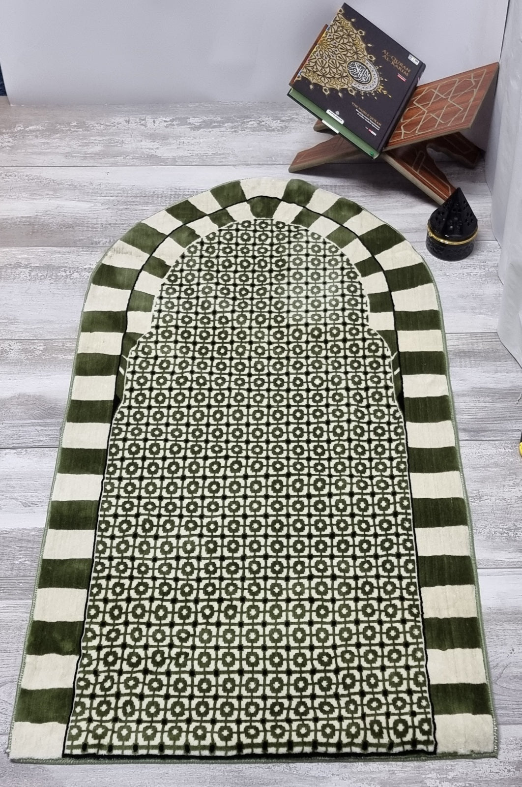Luxurious beautiful patterned Arch Prayer Mat