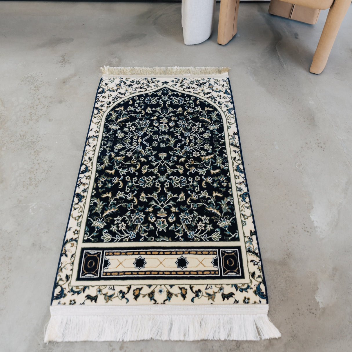 Made In Madinah Ultra Plush Prayer Mat - Navy